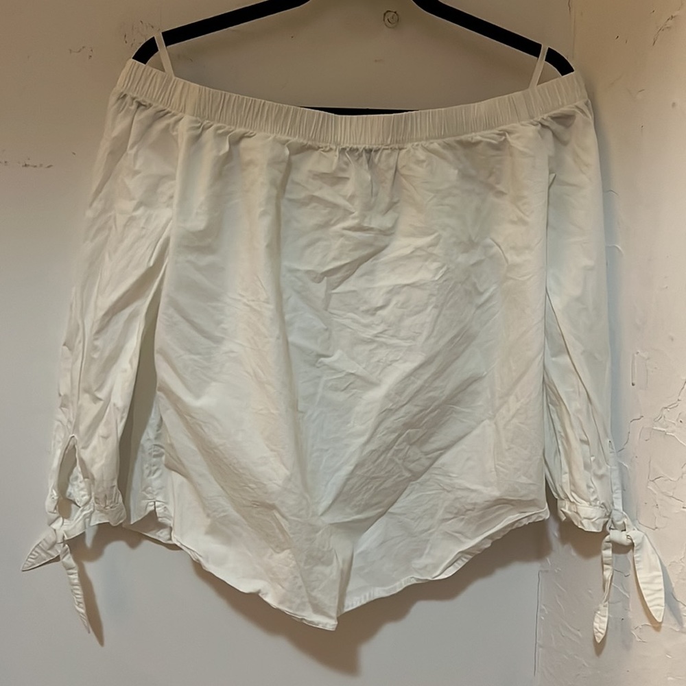 Abercrombie off the shoulder cotton top